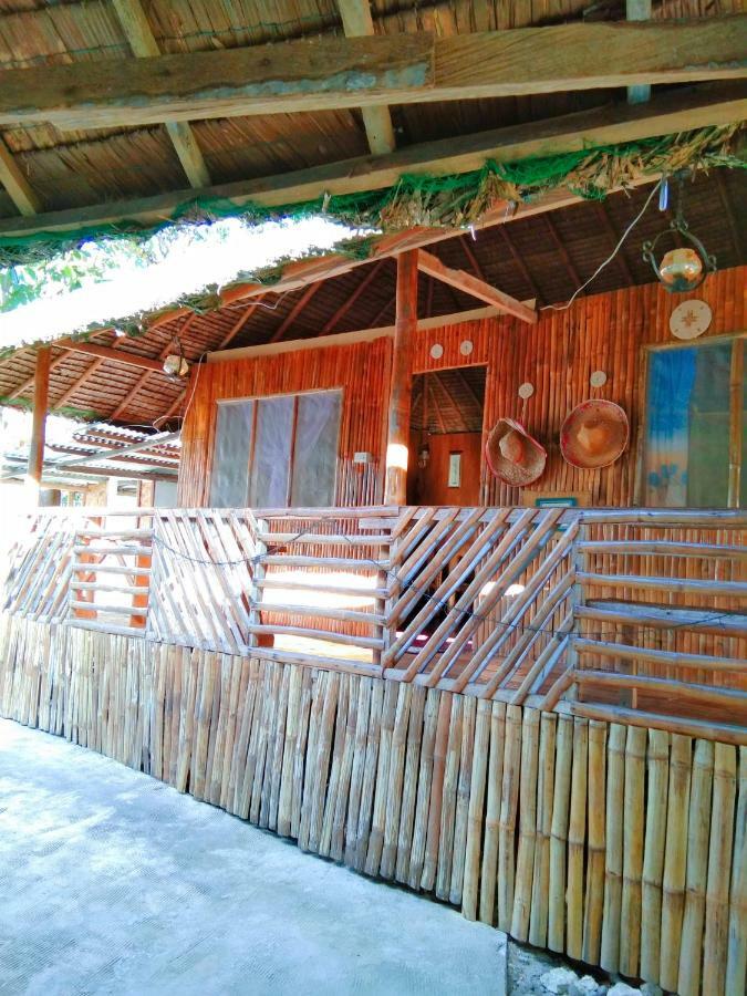 Happy Bear Moalboal Traditional Hut Exterior photo